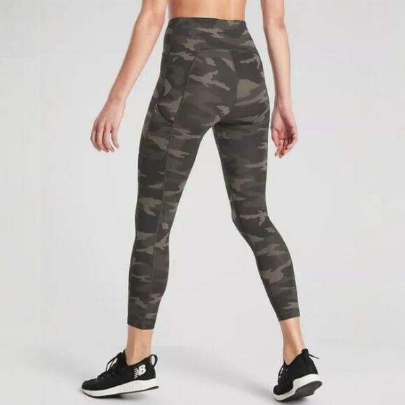 Athleta Ultimate 7/8 Tights High Waist Camo Leggings Stash Pockets Size M - Picture 4 of 10